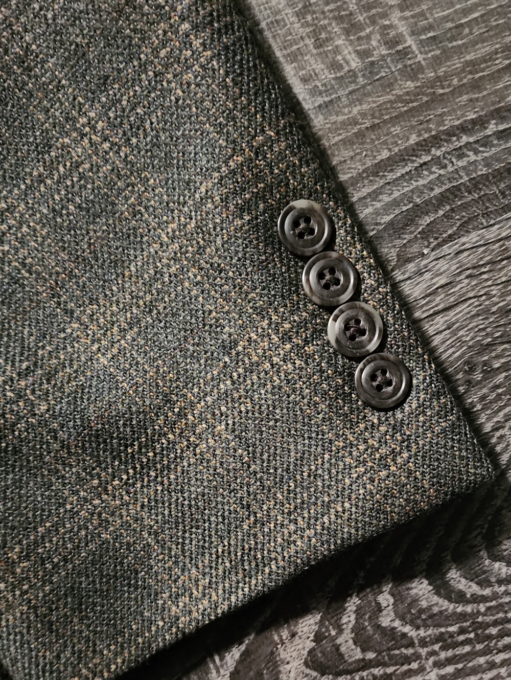 ๐ Austin Reed Plaid Two-Button Blazer ๐ - Picture 3 of 7